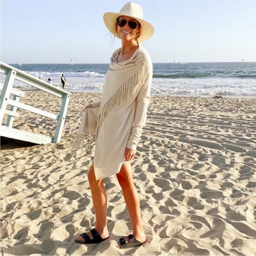 Lovestitch NWT Cream Fringe Poncho Sweater boho western wrap around sz small - Picture 4 of 11